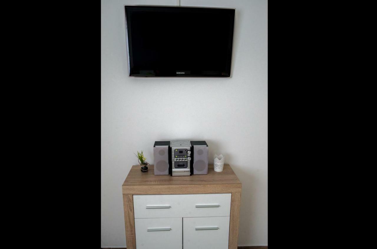 Apartment Vir Karlovac Bagian luar foto